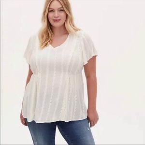 Torrid size 3 NWOT Off-white/Cream embroidered top